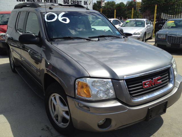 GMC Envoy XL 2005 photo 2