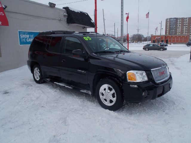 GMC Envoy XL 2005 photo 2