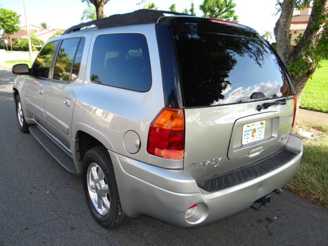 GMC Envoy XL 2005 photo 1