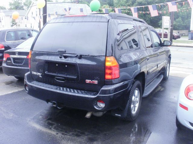 GMC Envoy XL 2005 photo 2