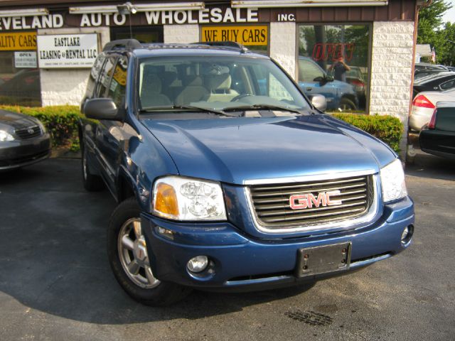GMC Envoy XL 2005 photo 2