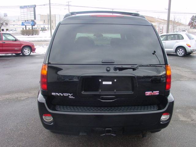 GMC Envoy XL 2006 photo 4