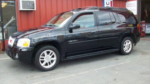 GMC Envoy XL 2006 photo 2