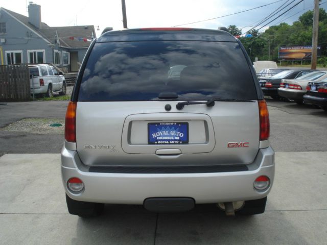 GMC Envoy XL LS 2500 HD SUV