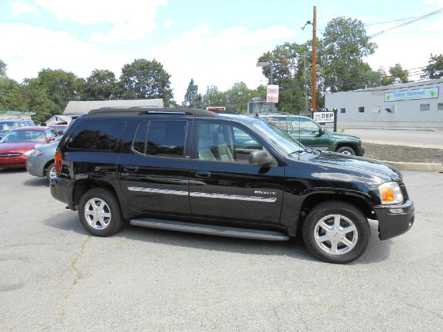 GMC Envoy XL 2006 photo 2