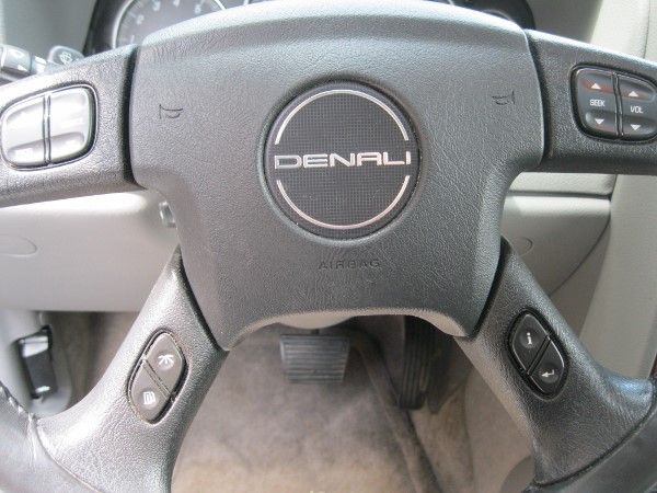 GMC Envoy XL LS 2500hd CREW CAB 4X4 Diesel SUV