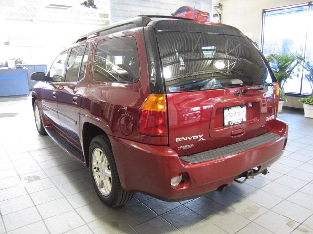 GMC Envoy XL 2006 photo 4