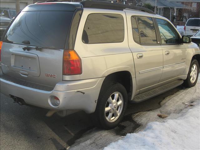 GMC Envoy XL 2006 photo 2