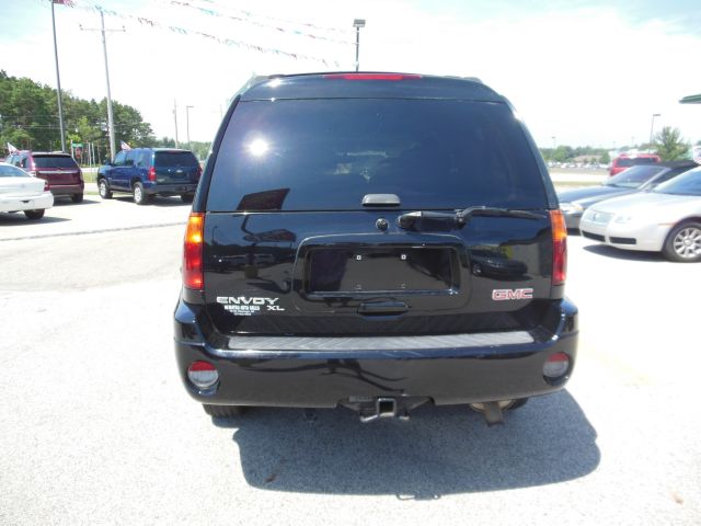 GMC Envoy XL LS 2500 HD SUV