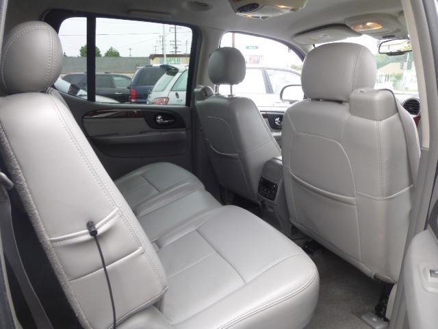 GMC Envoy XL 2006 photo 2