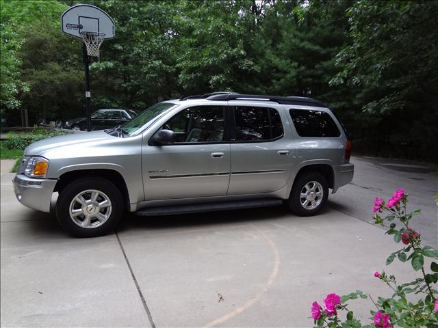 GMC Envoy XL SLT Sport Utility