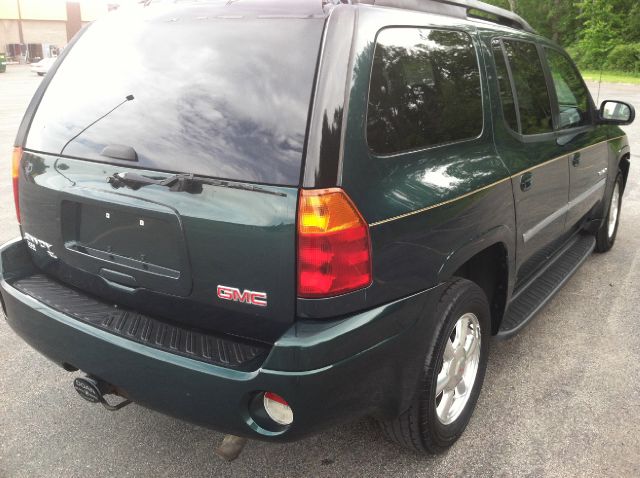 GMC Envoy XL 2006 photo 2