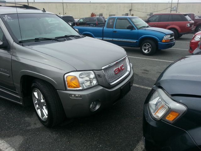 GMC Envoy XL 2006 photo 1