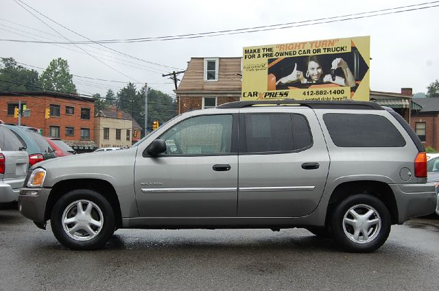 GMC Envoy XL 2006 photo 2