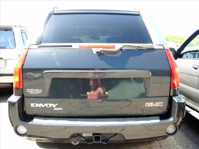 GMC Envoy XUV 2004 photo 1
