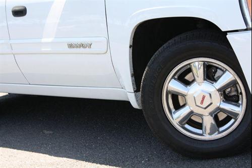 GMC Envoy XUV 2004 photo 1