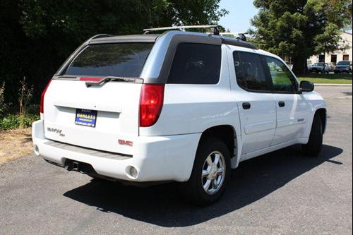 GMC Envoy XUV 2004 photo 2