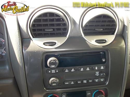 GMC Envoy XUV 2004 photo 2