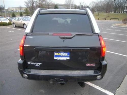GMC Envoy XUV 2004 photo 3
