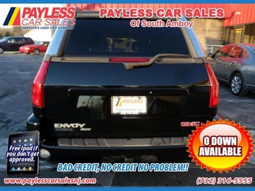 GMC Envoy XUV 2004 photo 2