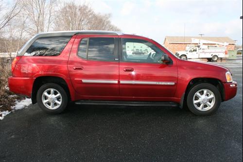 GMC Envoy XUV 2004 photo 2