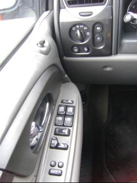 GMC Envoy XUV 2004 photo 5
