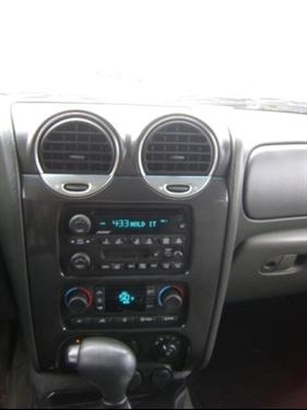 GMC Envoy XUV 2004 photo 2