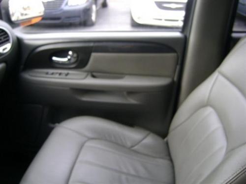 GMC Envoy XUV 2004 photo 3