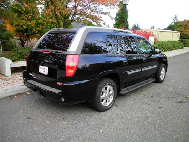 GMC Envoy XUV 2004 photo 4