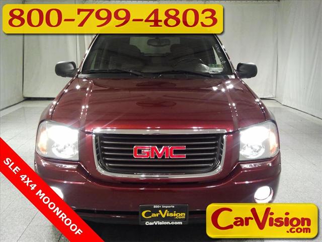 GMC Envoy XUV 2004 photo 1