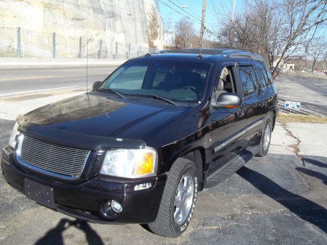GMC Envoy XUV 2004 photo 4