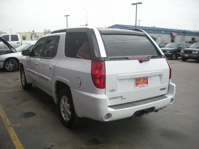 GMC Envoy XUV 2004 photo 3