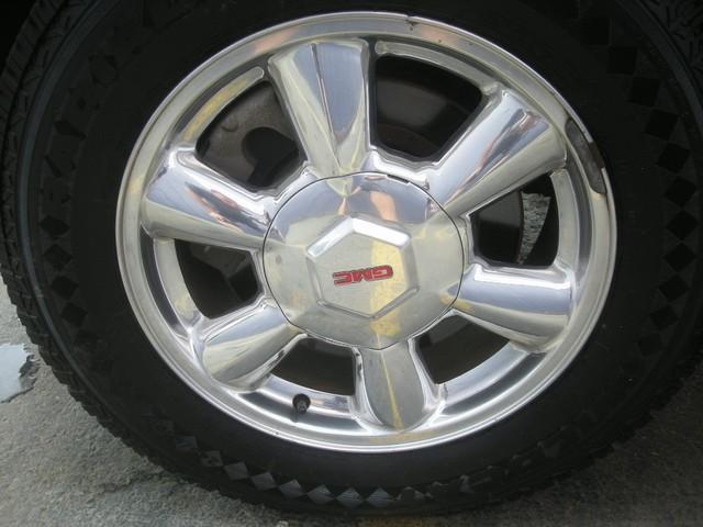 GMC Envoy XUV 2004 photo 5