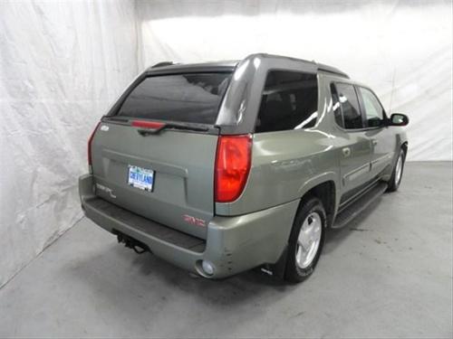GMC Envoy XUV 2004 photo 2