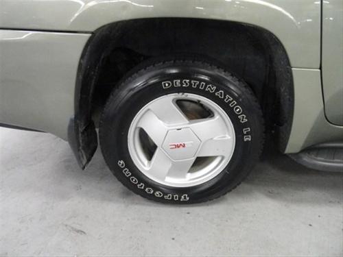 GMC Envoy XUV 2004 photo 4