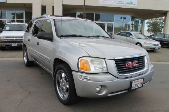 GMC Envoy XUV 2004 photo 4