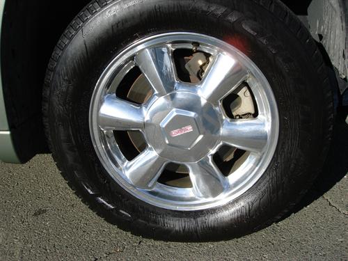 GMC Envoy XUV 2004 photo 4