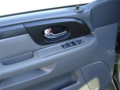 GMC Envoy XUV 2004 photo 5