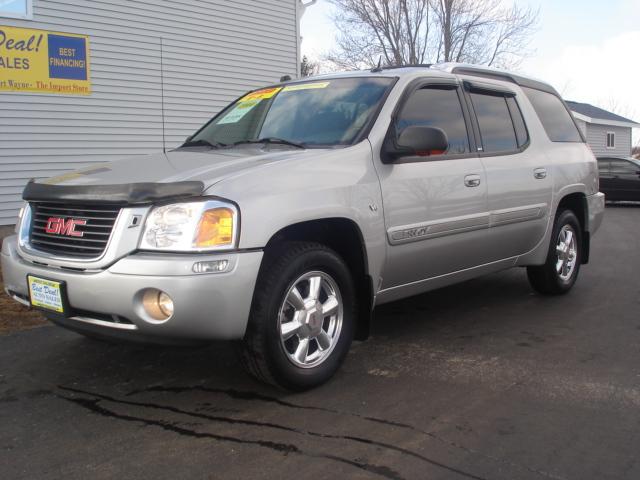 GMC Envoy XUV 2004 photo 1
