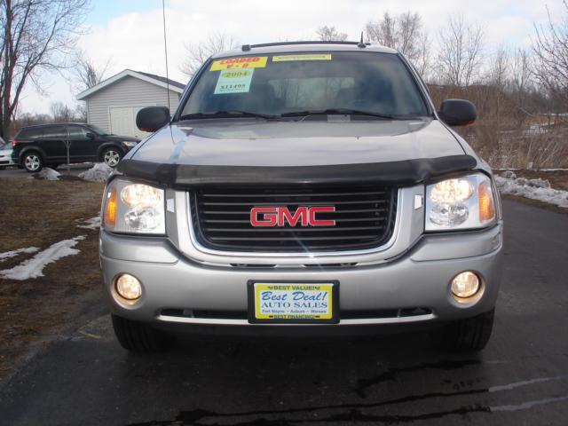 GMC Envoy XUV 2004 photo 2