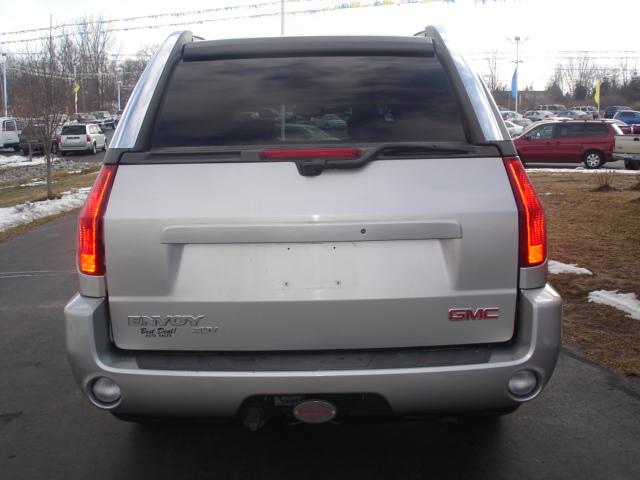 GMC Envoy XUV 2004 photo 4