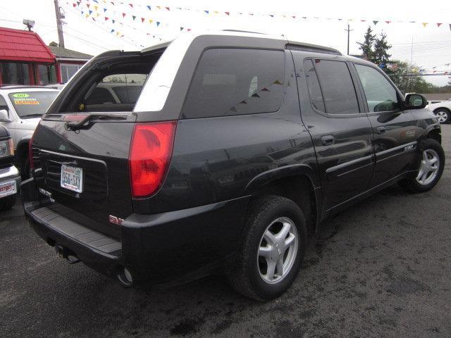 GMC Envoy XUV 2004 photo 3
