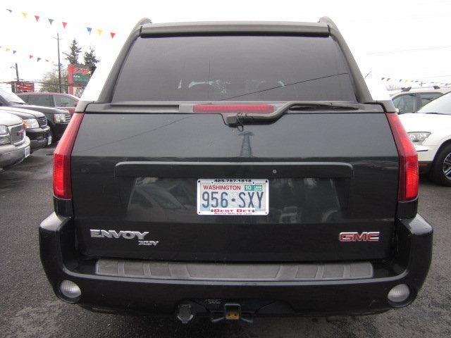 GMC Envoy XUV 2004 photo 4