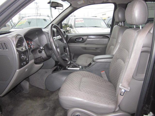 GMC Envoy XUV 2004 photo 5