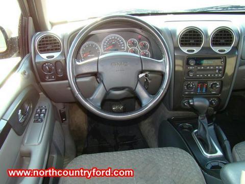 GMC Envoy XUV 2004 photo 5