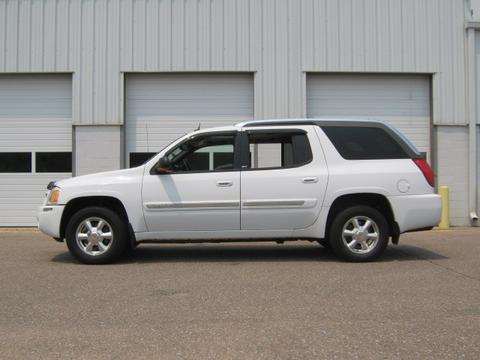 GMC Envoy XUV 2004 photo 2