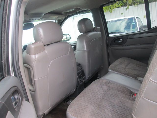 GMC Envoy XUV 2004 photo 3