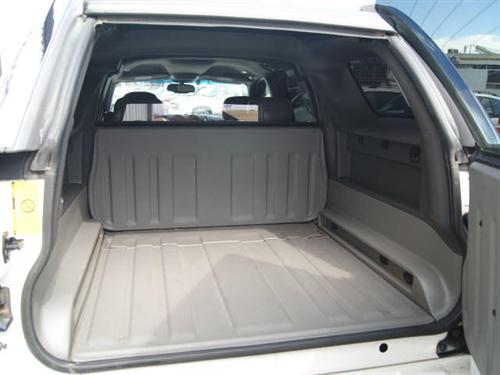 GMC Envoy XUV 2004 photo 2