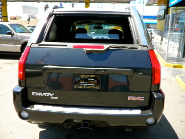 GMC Envoy XUV SEL Sport Utility 4D SUV