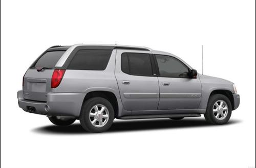 GMC Envoy XUV 2004 photo 2